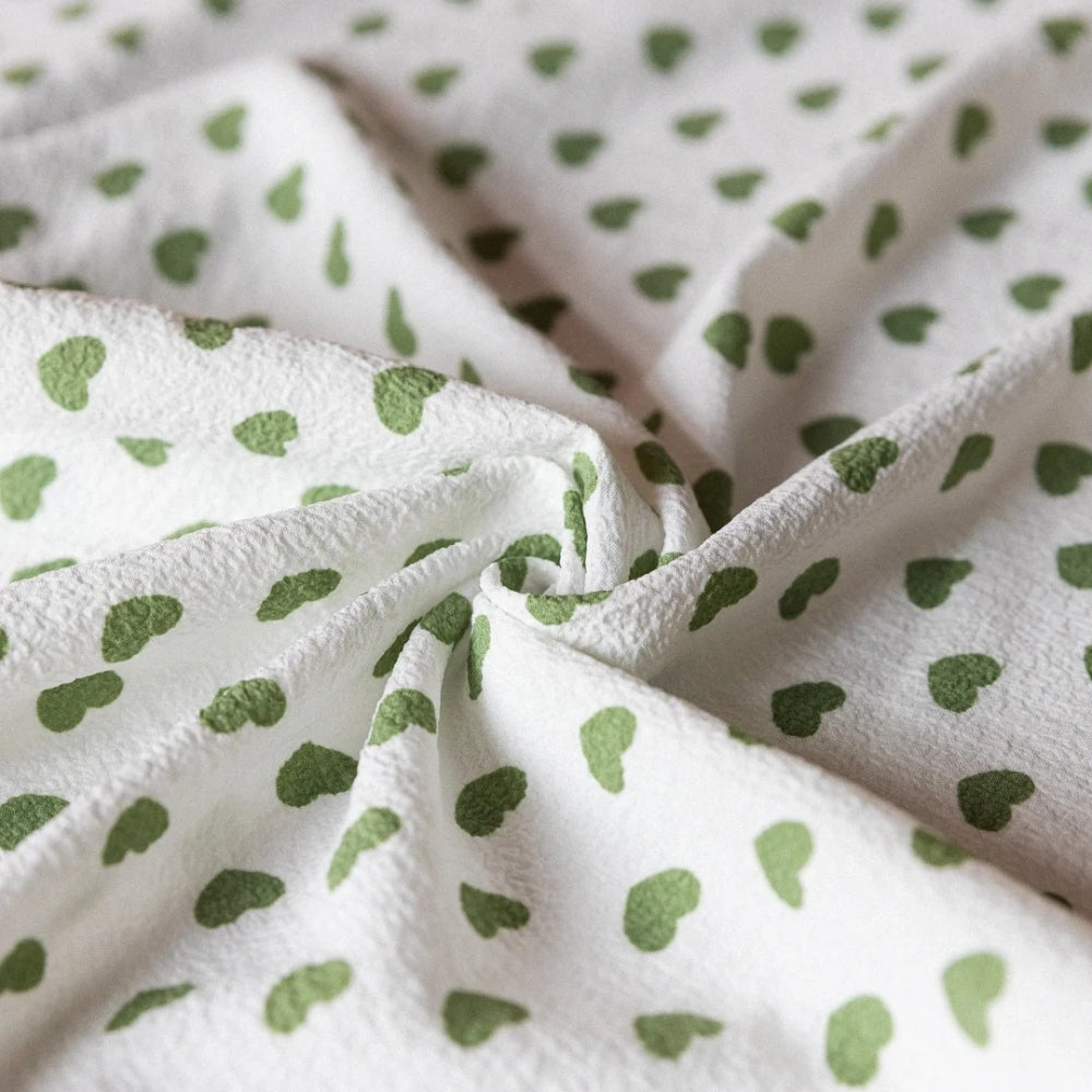 Skorter | Dotted Heart Table Cloth