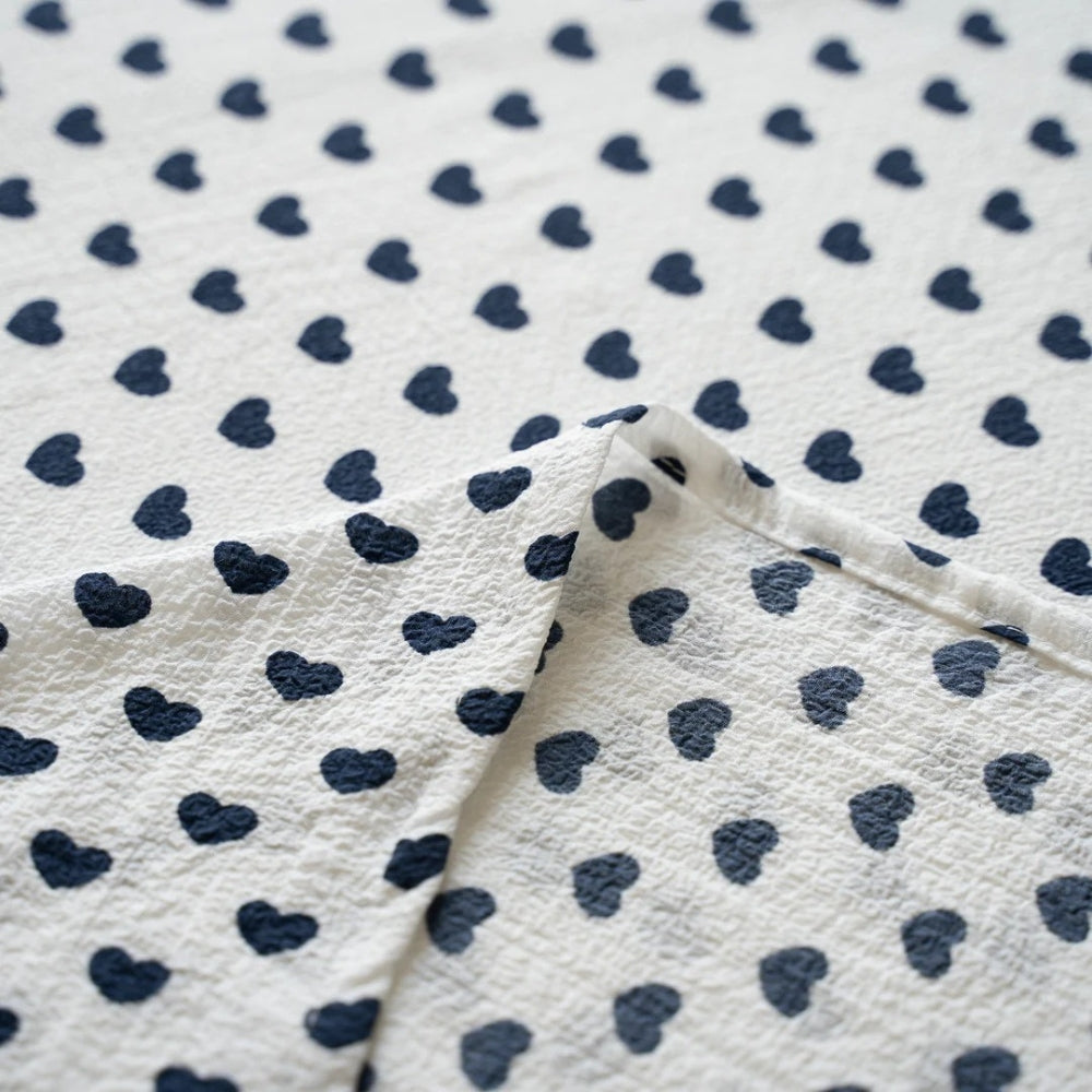 Skorter | Dotted Heart Table Cloth