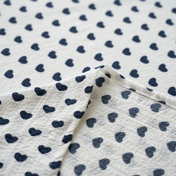Skorter | Dotted Heart Table Cloth