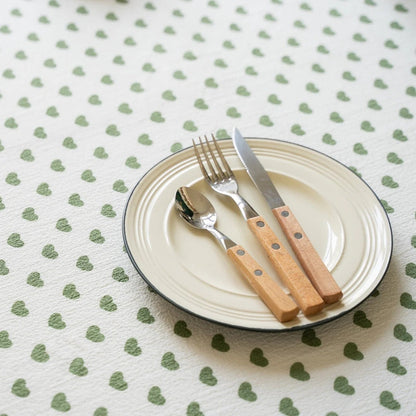 Skorter | Dotted Heart Table Cloth