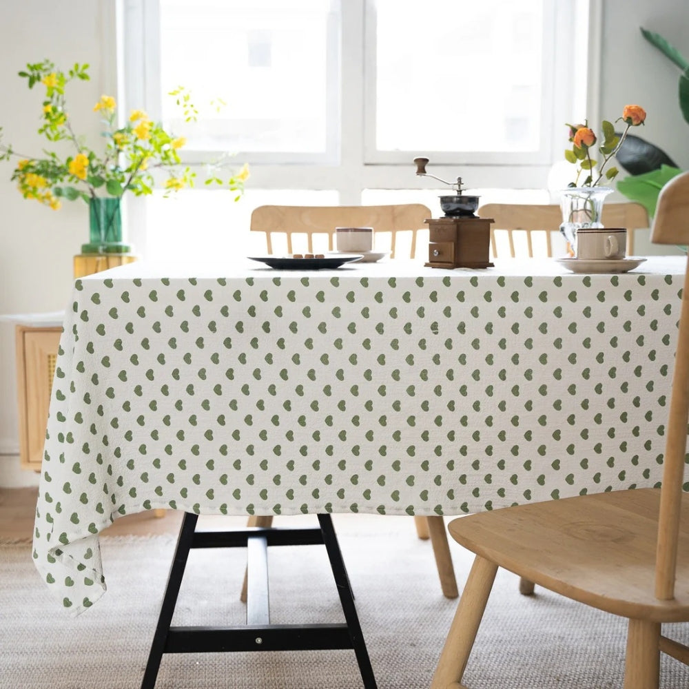 Skorter | Dotted Heart Table Cloth