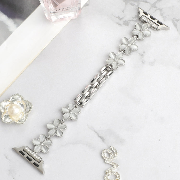 Skorter | For Apple Watch Series 3 42mm 5-petal Flower Zinc Alloy Chain Watch Band (Silver)