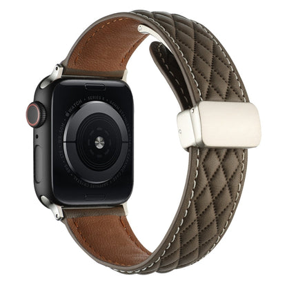 Skorter | For Apple Watch SE 2022 44 mm Rhombus pattern Magnetic Foldable Buckle Leather Watch Band (Brown)