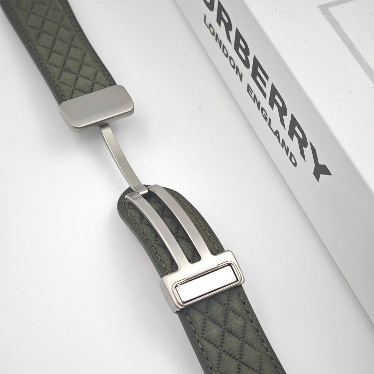 Skorter | For Apple Watch Series 8 45mm Rhombus Pattern Magnetic Fold Clamp Leather Watch Band (Creamy White)