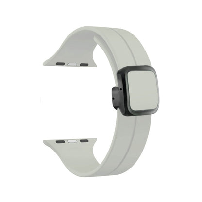 Skorter | For Apple Watch SE 2022 44 mm Magnetic Square Buckle Silicone Strap (Starlight)