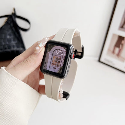 Skorter | For Apple Watch SE 2022 44 mm Magnetic Square Buckle Silicone Strap (Starlight)