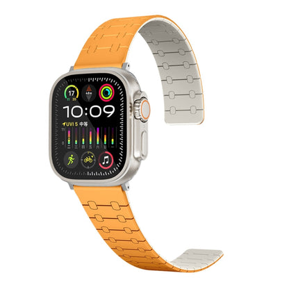 Skorter | For Apple Watch Series 9 45mm Two Colored Loop Magnetic Silicone Watch Band (Orange + Starlight)