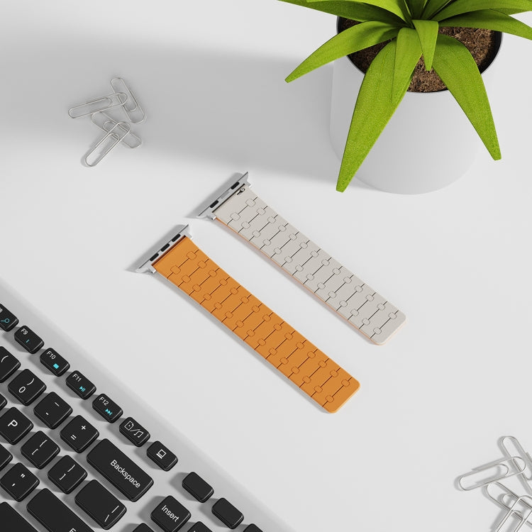 Skorter | For Apple Watch 42mm Two-Color Loop Magnetic Silicone Watch Strap (Orange+Starlight)