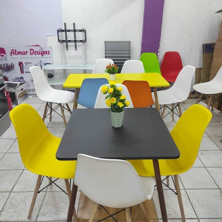 Skorter | Eames Chairs