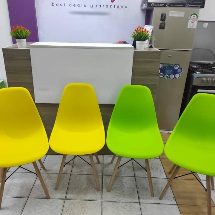 Skorter | Eames Chairs