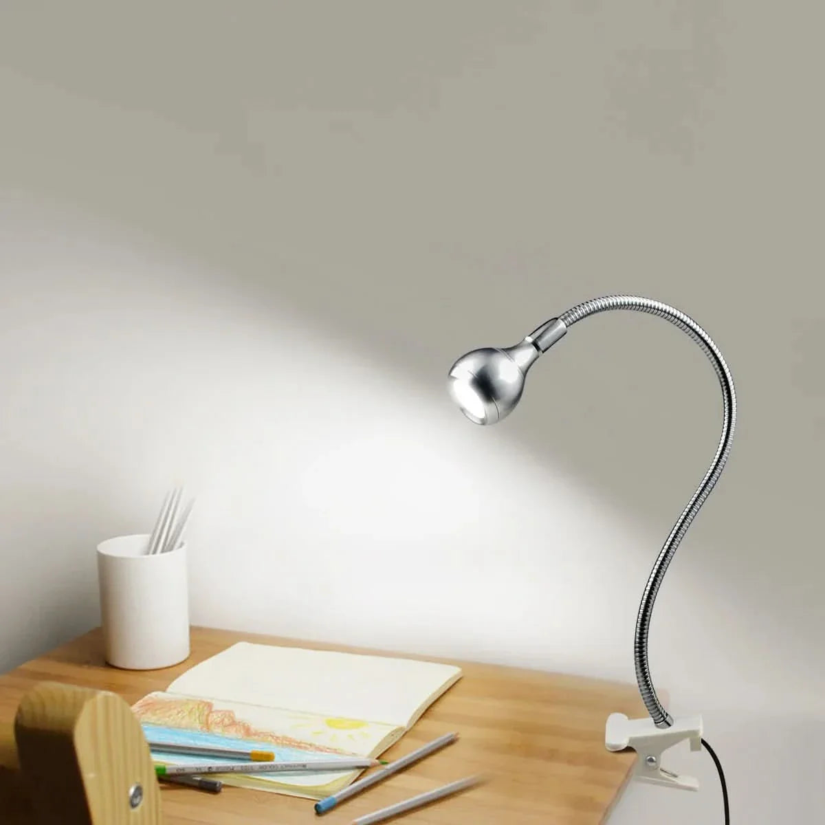 Skorter | USB LED Reading Lamp with Flexible Arm