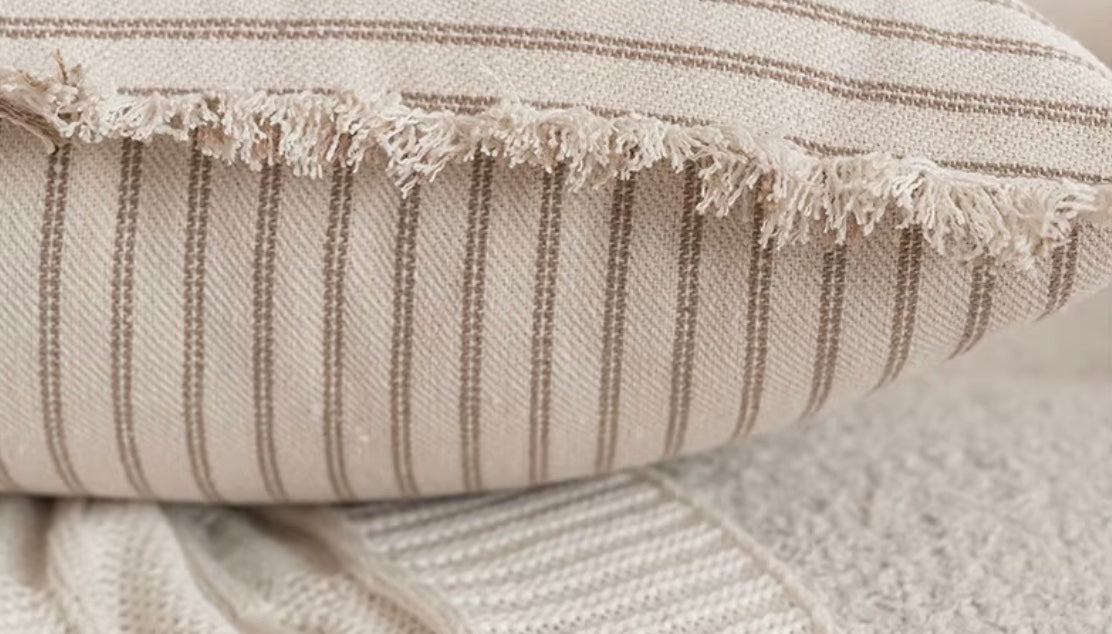 Skorter | Elegant Pillowcase with Jacquard Pattern and Fringes - Cotton-Linen Blend