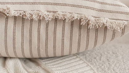 Skorter | Elegant Pillowcase with Jacquard Pattern and Fringes - Cotton-Linen Blend