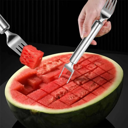 Skorter | 2-in-1 fruit cutter with integrated fork for fresh snacks