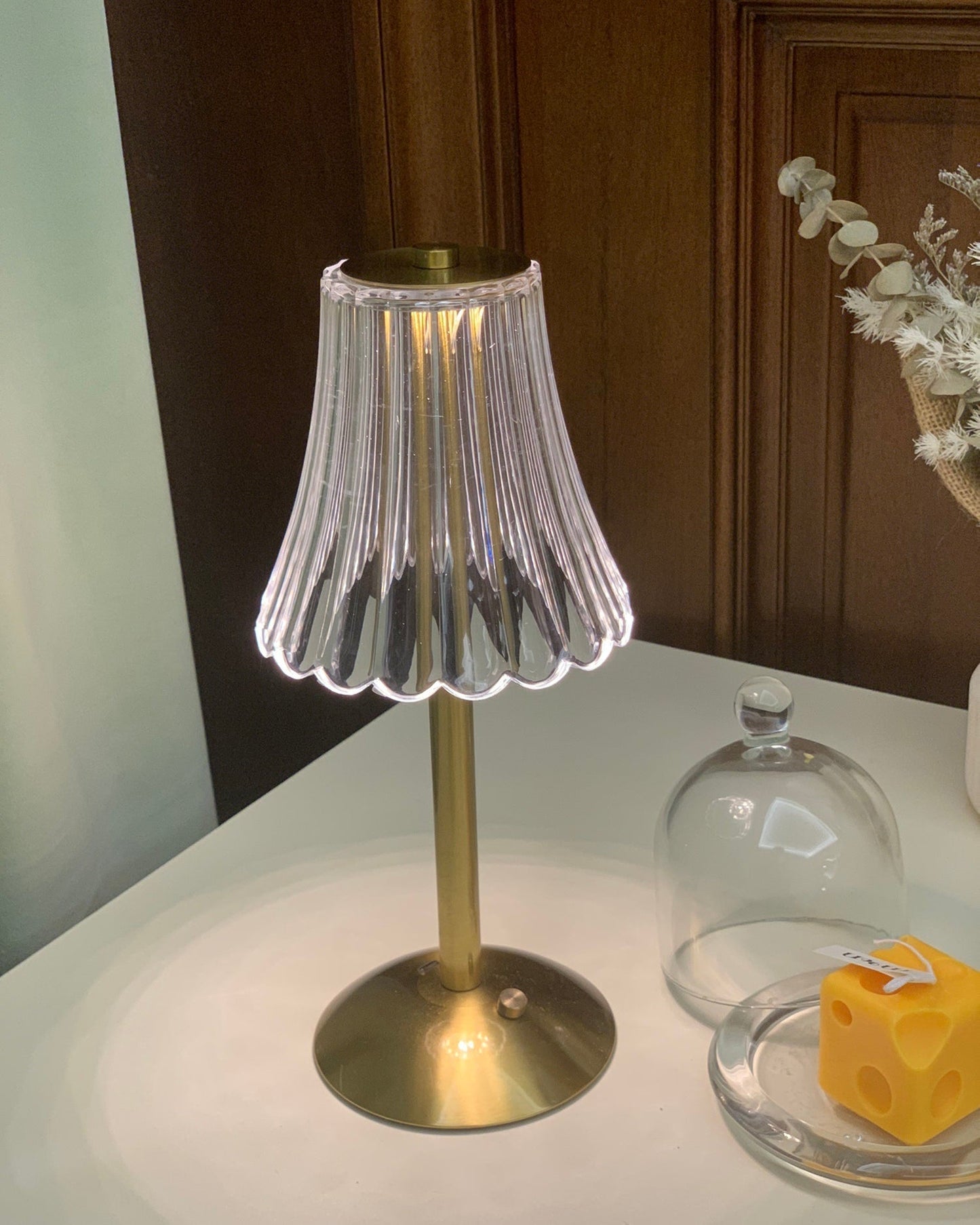 Skorter | RadiantGold – Elegant Portable Table Lamp