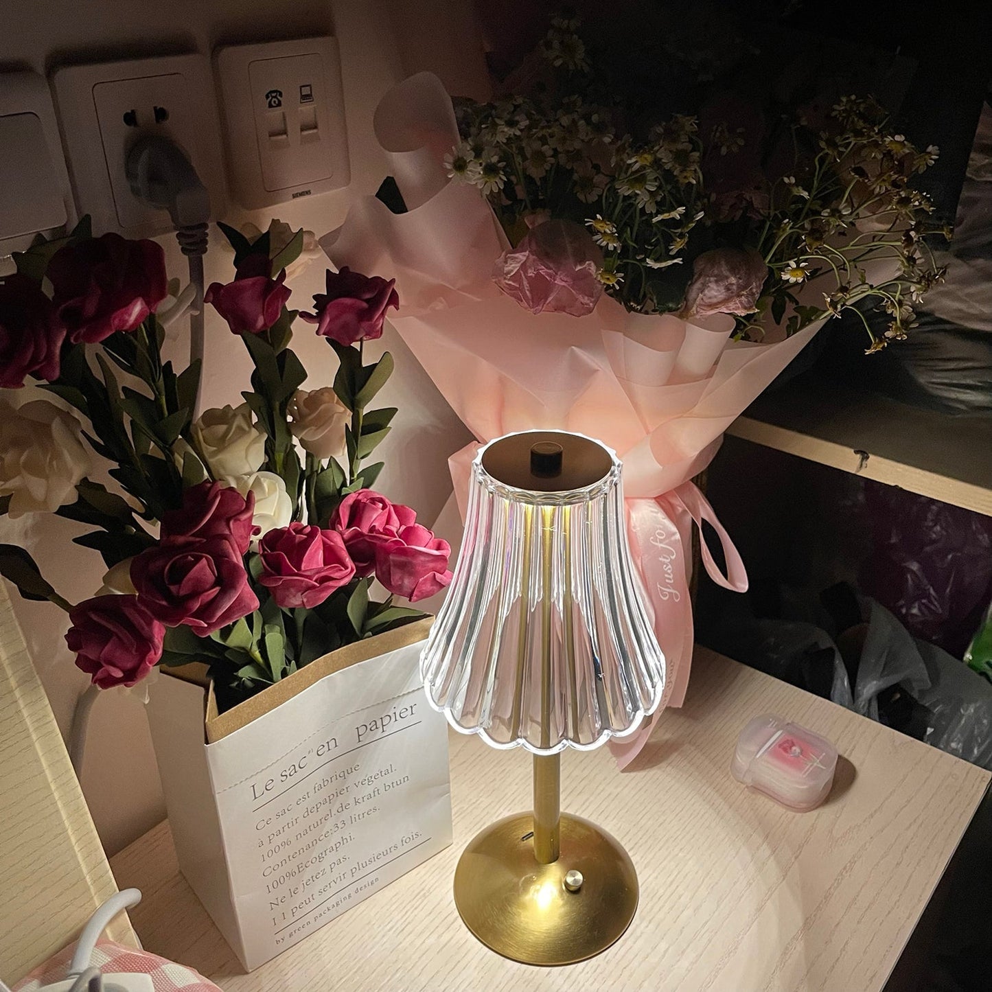 Skorter | RadiantGold – Elegant Portable Table Lamp