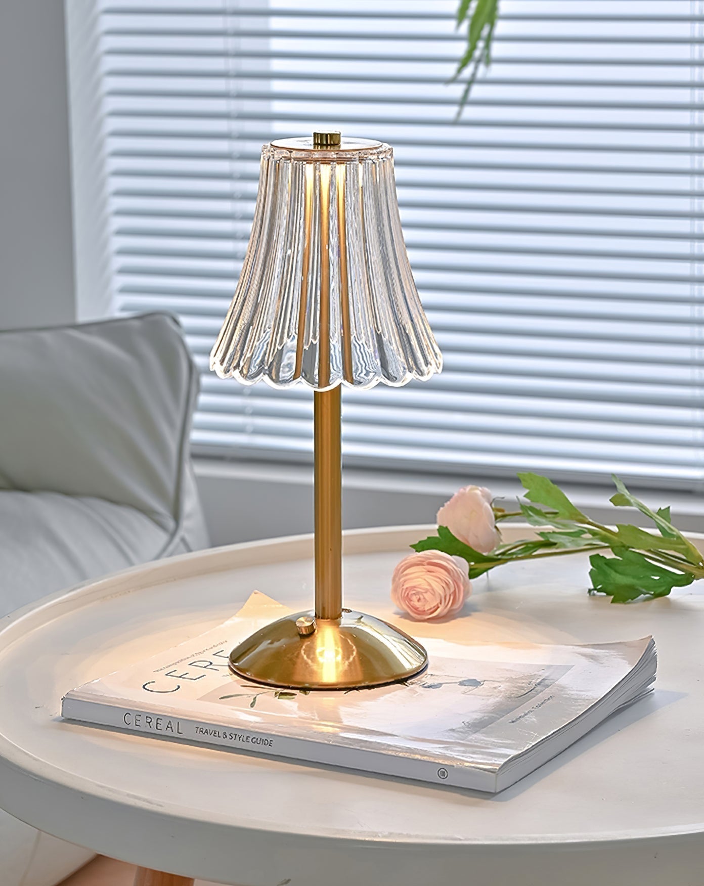 Skorter | RadiantGold – Elegant Portable Table Lamp