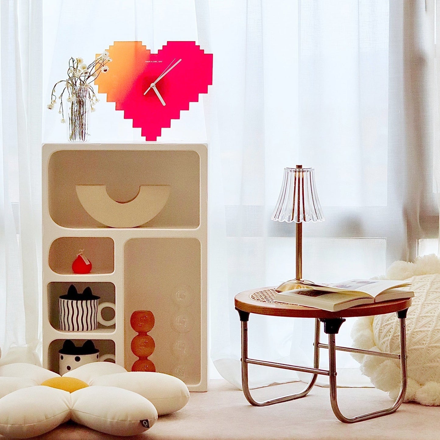 Skorter | RadiantGold – Elegant Portable Table Lamp