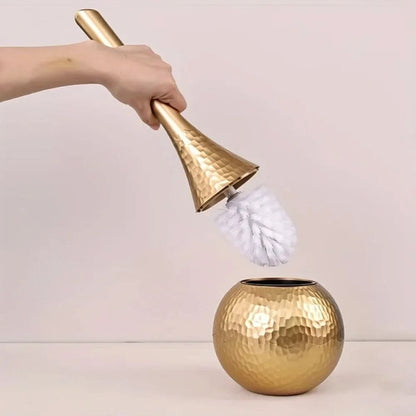 Skorter | Elegant toilet brush in gold look for style, hygiene & luxury in the bathroom