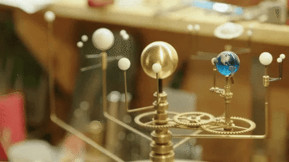 Skorter | KosmosMaster Grand Orrery – Handmade Solar System Model with 28 Moons and 9 Planets