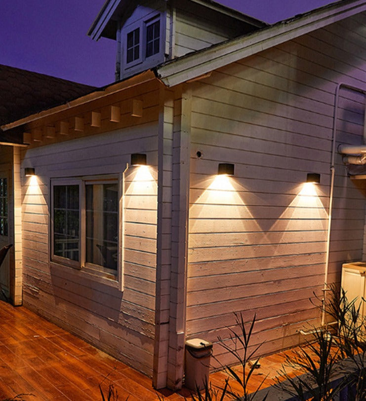 Skorter | GlowBeam – Elegant Outdoor Wall Lamp for Mood Lighting