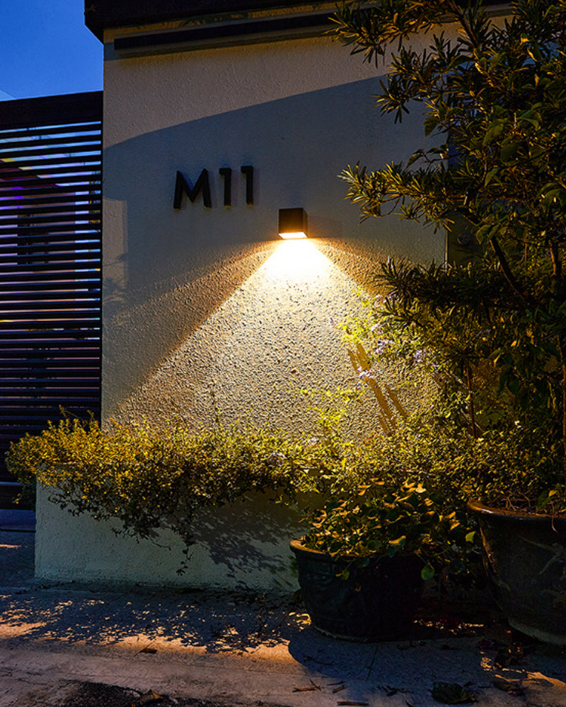 Skorter | GlowBeam – Elegant Outdoor Wall Lamp for Mood Lighting