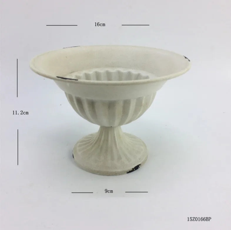 Skorter | European Vintage Chalice Vase Made of Iron