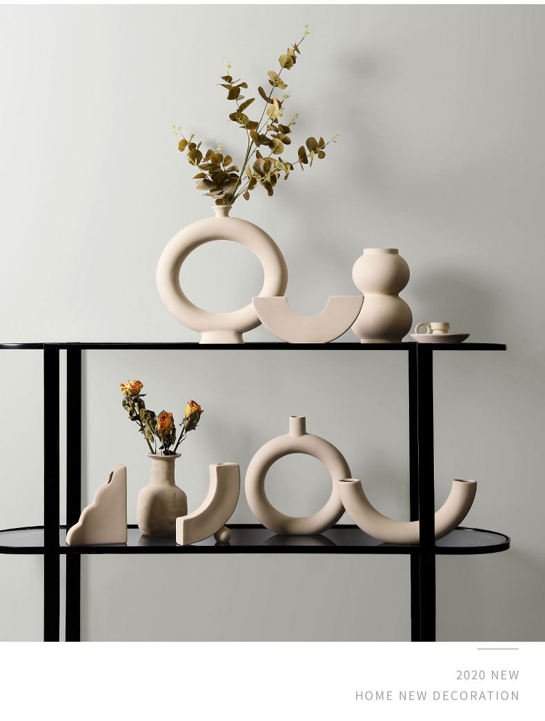 Skorter | Elegant Round Vase Helios
