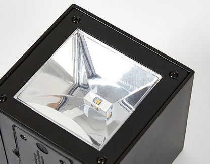 Skorter | GlowBeam – Elegant Outdoor Wall Lamp for Mood Lighting