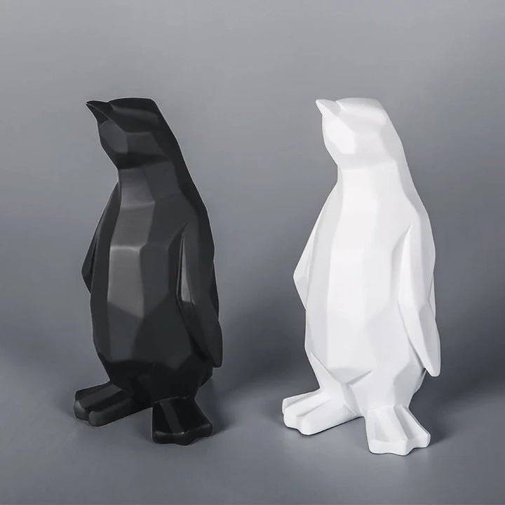 Skorter | Penguin statue