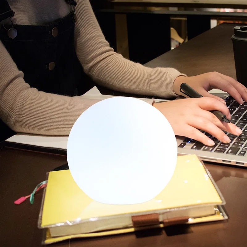 Skorter | GlowSphere – Table lamp with modern worldly charm