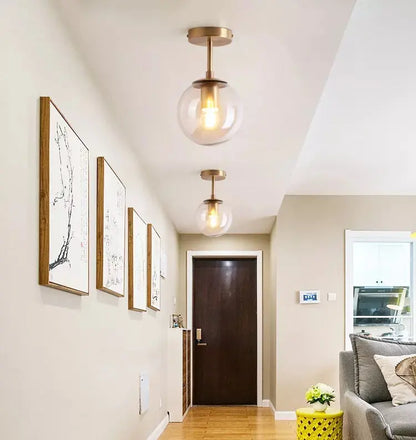 Skorter | Elegant ball ceiling lamp with LED bulb for your chic space