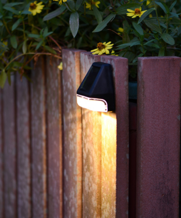 Skorter | SolarAura – Chic Solar Outdoor Light for a Warm Glow