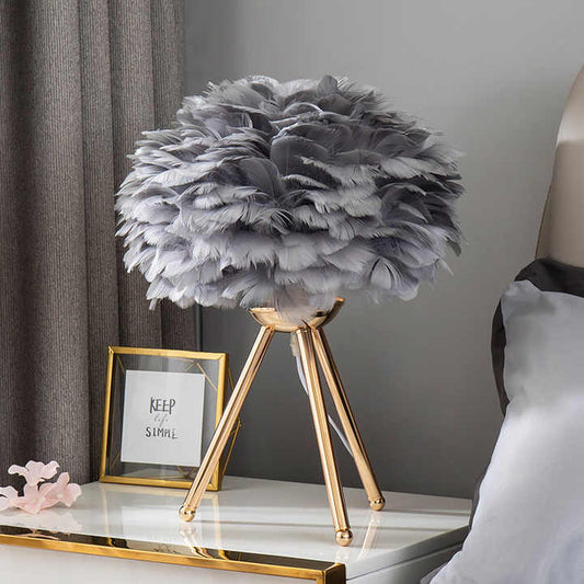Skorter | Table Lamp - FeatherLux - Dimmable Light - Elegant Feather Design