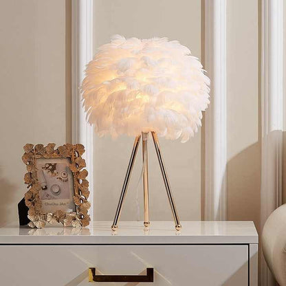 Skorter | Table Lamp - FeatherLux - Dimmable Light - Elegant Feather Design