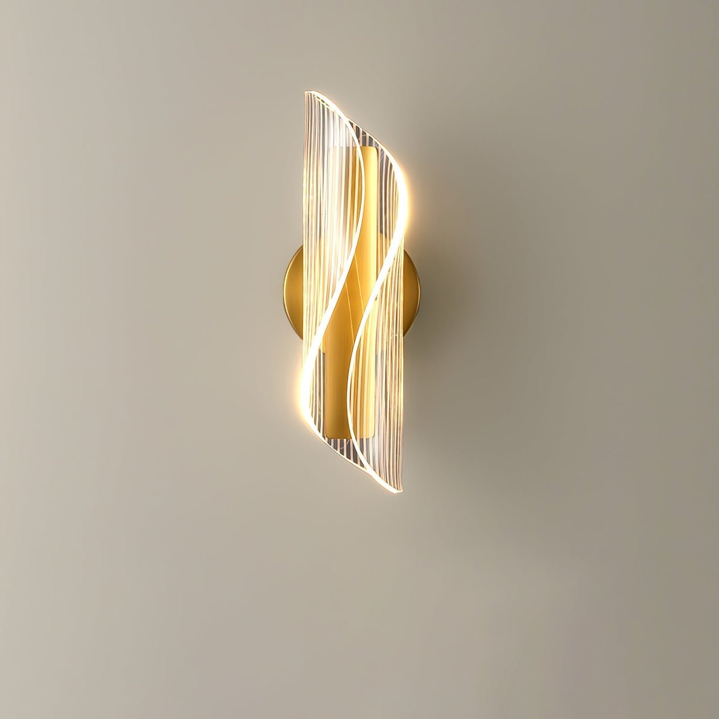 Skorter | CrystalAura – Sparkling Crystal Wall Light for Glamorous Touch