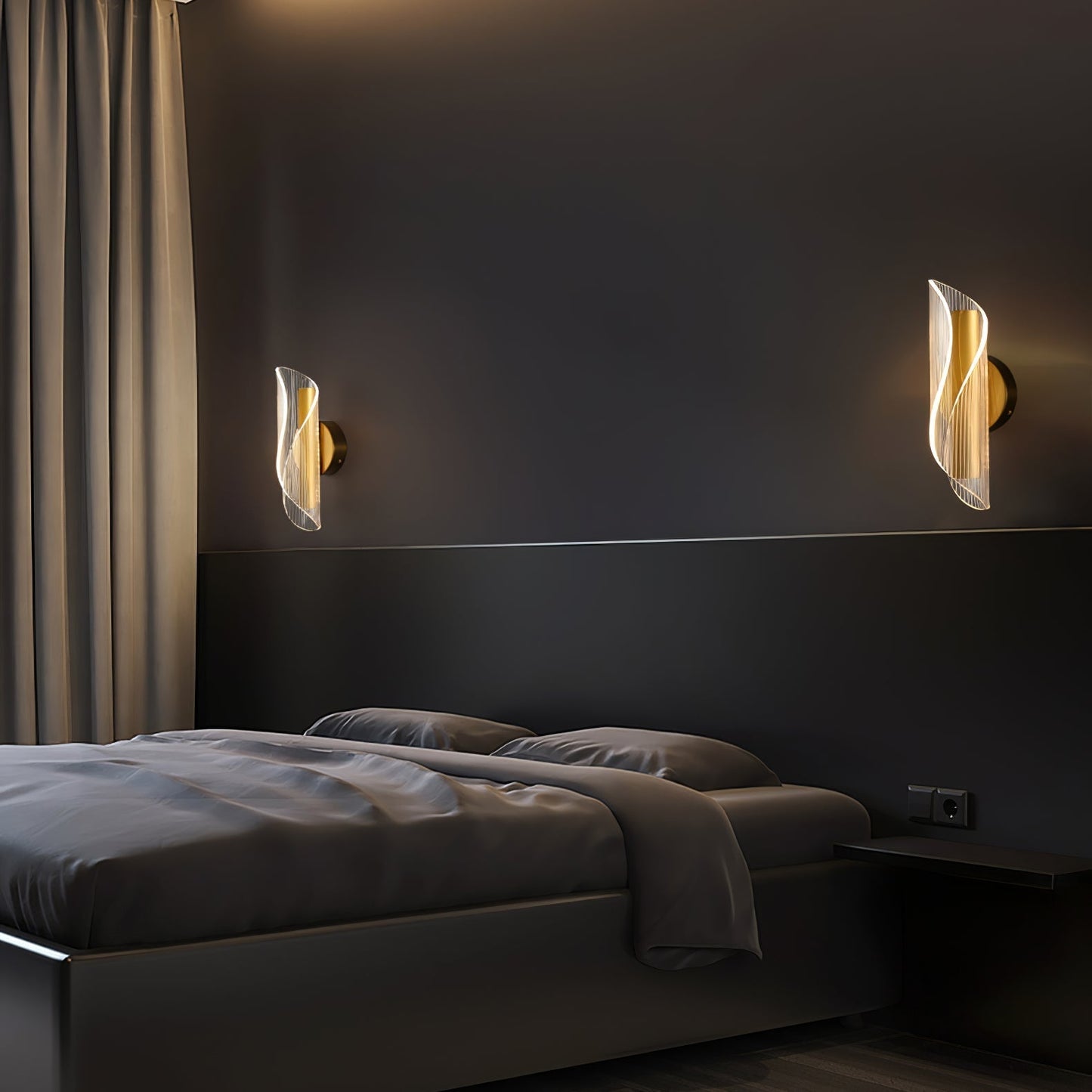 Skorter | CrystalAura – Sparkling Crystal Wall Light for Glamorous Touch