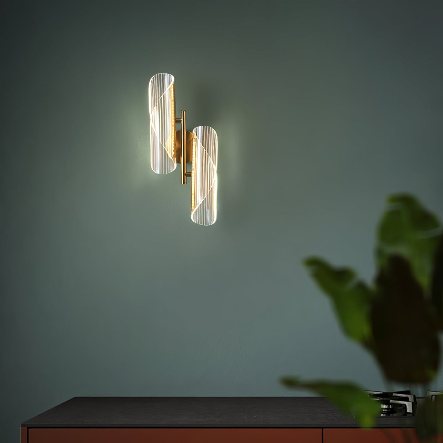 Skorter | CrystalAura – Sparkling Crystal Wall Light for Glamorous Touch