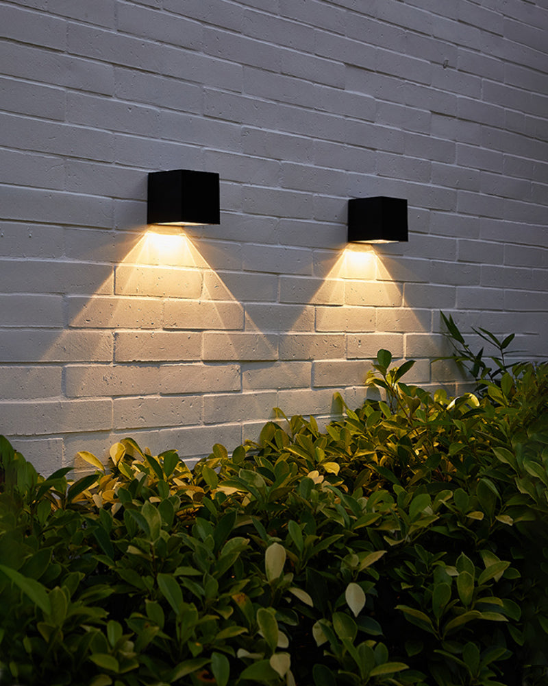 Skorter | GlowBeam – Elegant Outdoor Wall Lamp for Mood Lighting