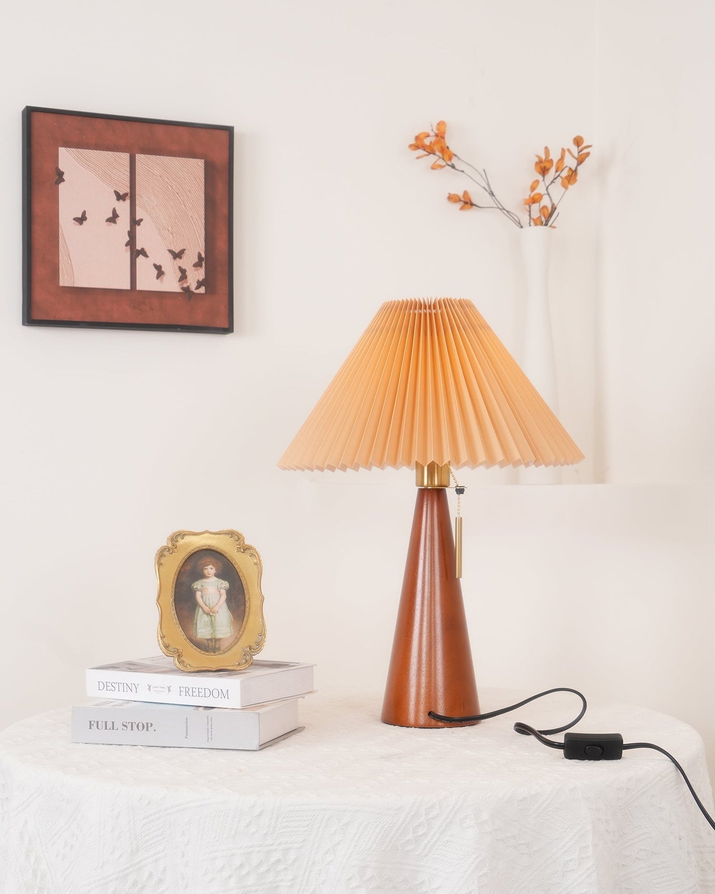 Skorter | AntiqueRadiance – Elegant Wood and Metal Table Lamp