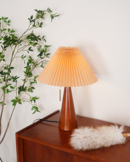 Skorter | AntiqueRadiance – Elegant Wood and Metal Table Lamp