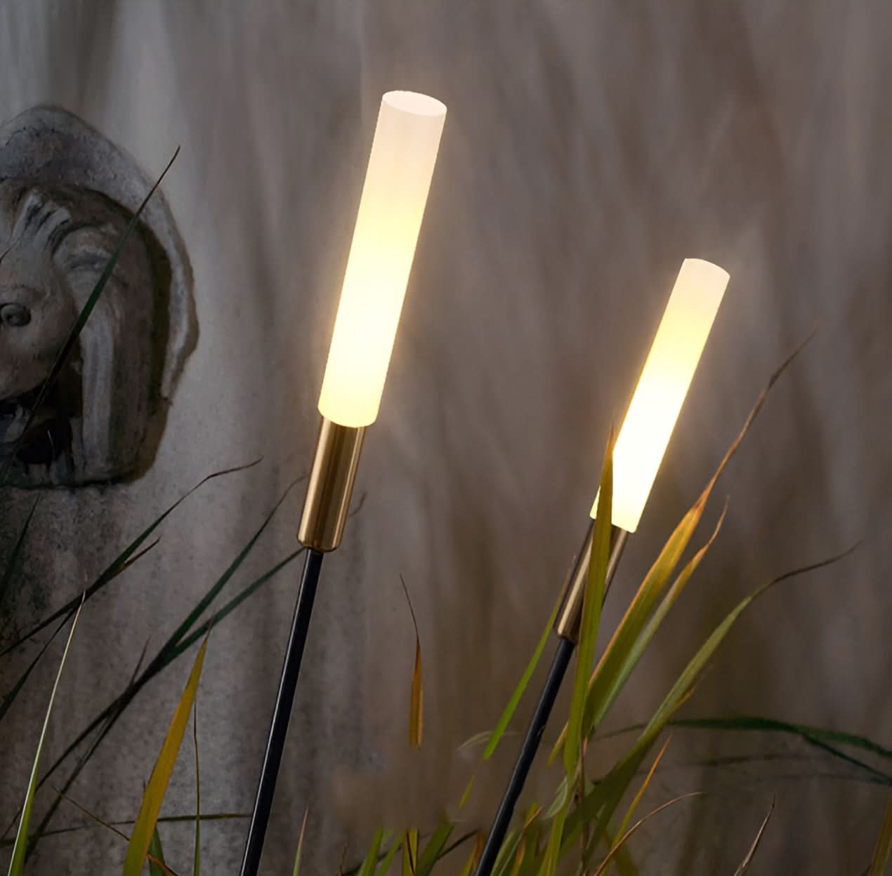 Skorter | Garduru Modern Solar Outdoor LED Lamps – Weather-Resistant Lighting