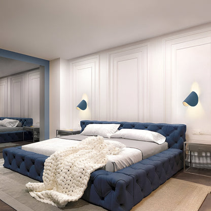 Skorter | Twist Vägglampa - Roterbar Metallvägglampa - Curved Vägglampa