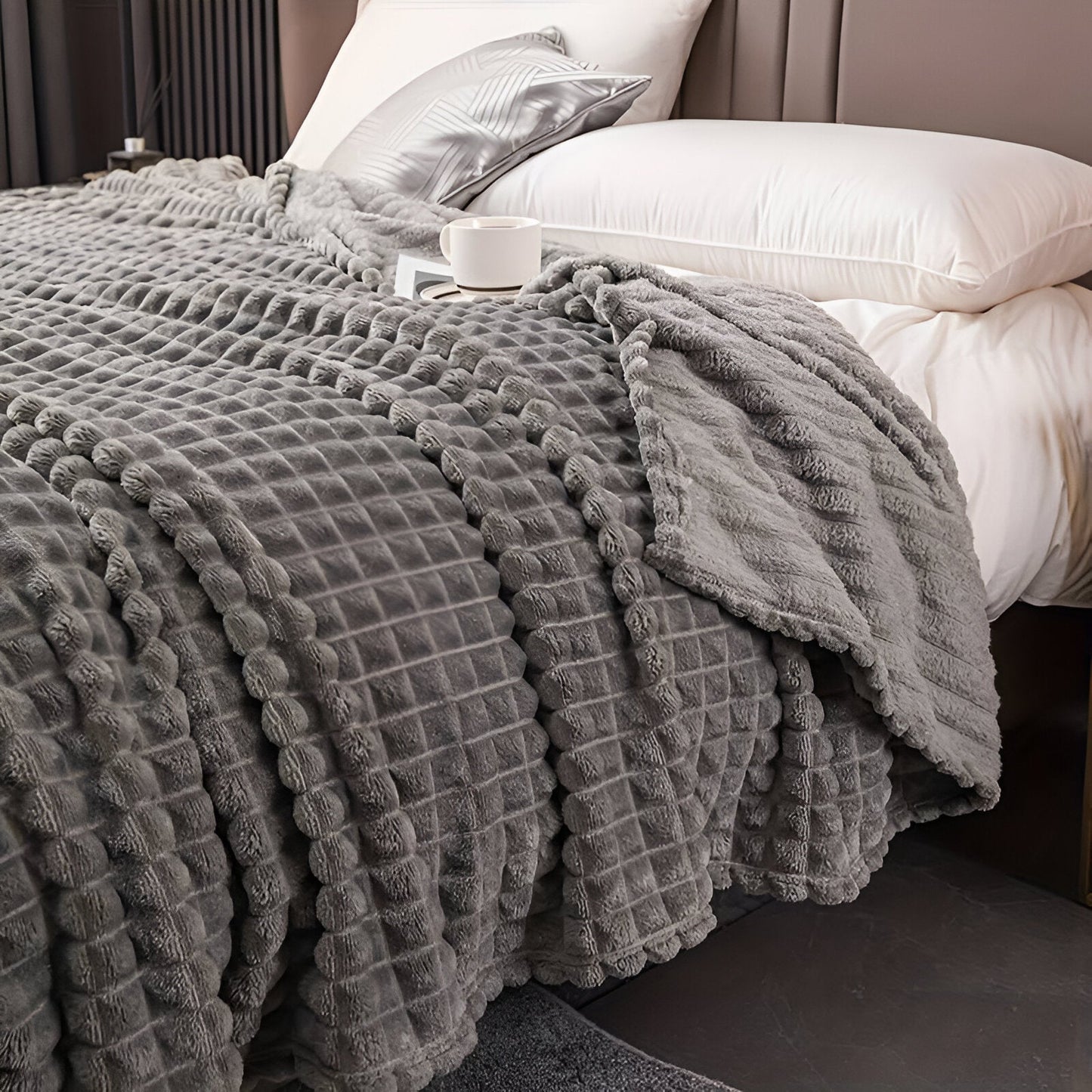 Skorter | EliteWave Plaid - Ultrafluffy structured coral fleece blanket