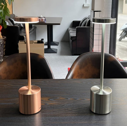 Skorter | Retroglow - Retro-inspired LED table lamp with wireless and USB charging