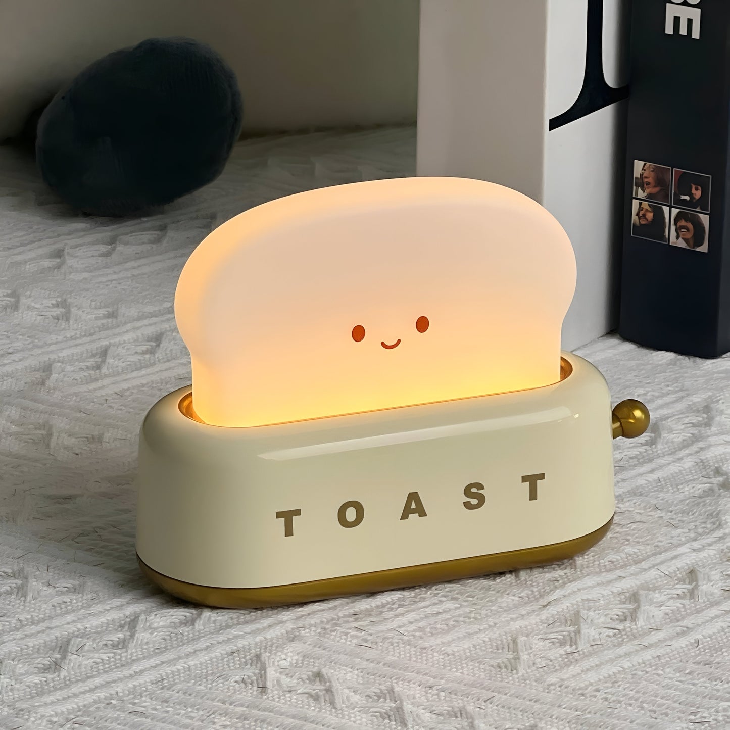 Skorter | TinyToast Table Lamp – Portable Toaster-Shaped Night Light with Dimmable LED & USB Port