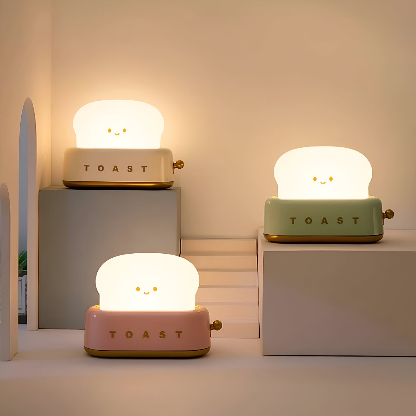 Skorter | TinyToast Table Lamp – Portable Toaster-Shaped Night Light with Dimmable LED & USB Port