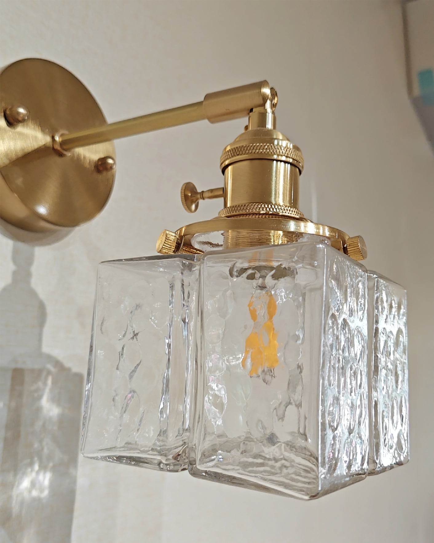 Skorter | RegalGlow – Royal-Inspired Wall Lamp for Refined Spaces
