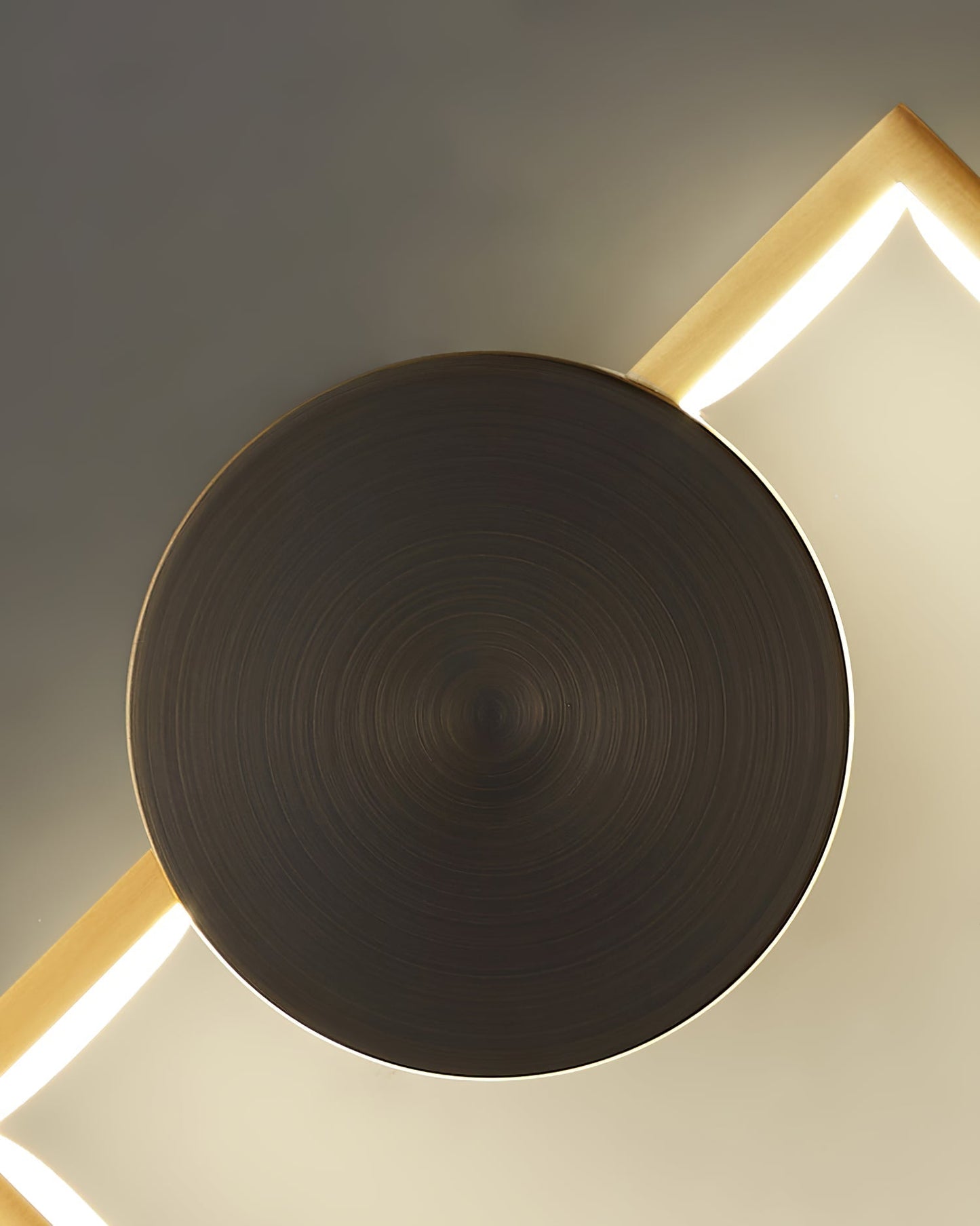 Skorter | GeoLight – Sleek Geometric Wall Lamp for Contemporary Spaces