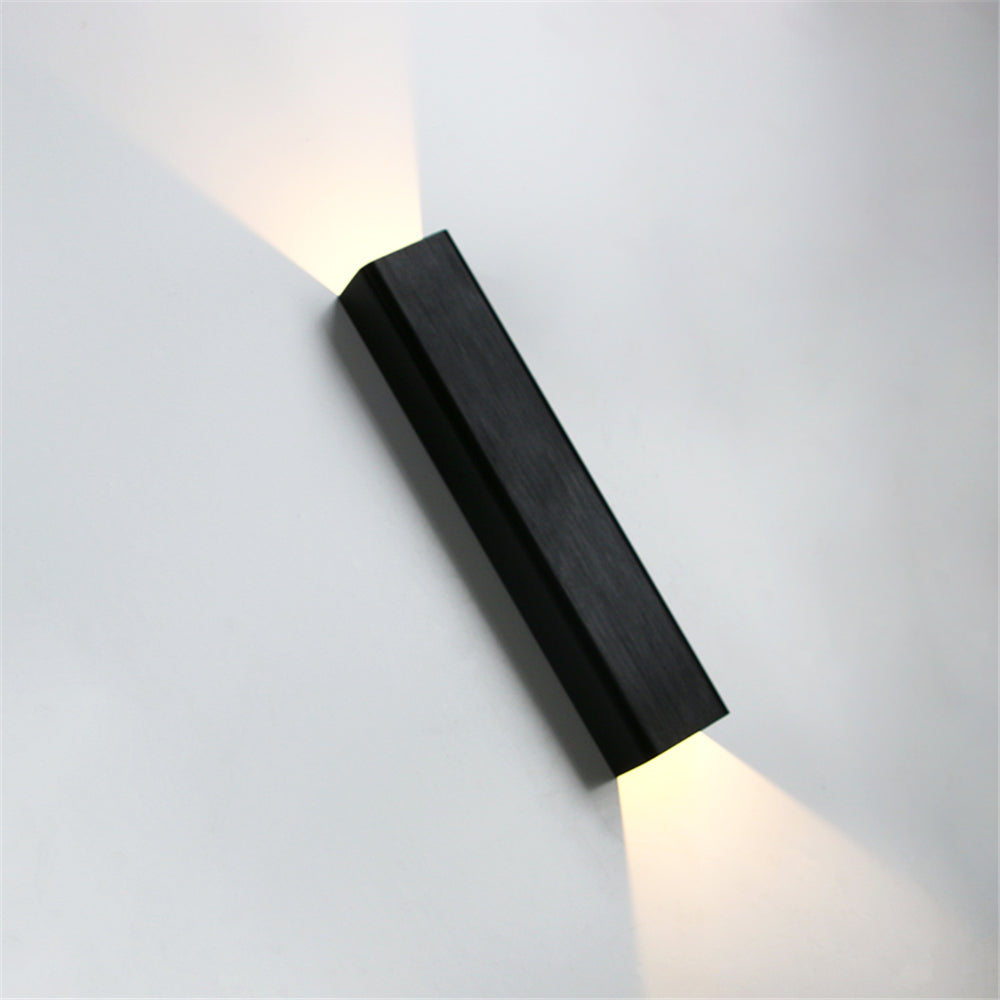 Skorter | BeamLuxe – Sleek Outdoor Lamp for Contemporary Spaces